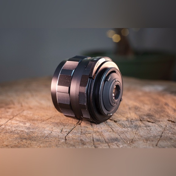 Asahi Pentax Super Takumar 28mm f3.5 Wide-Angle Lens - Vintage Glass - Picture 6 of 7